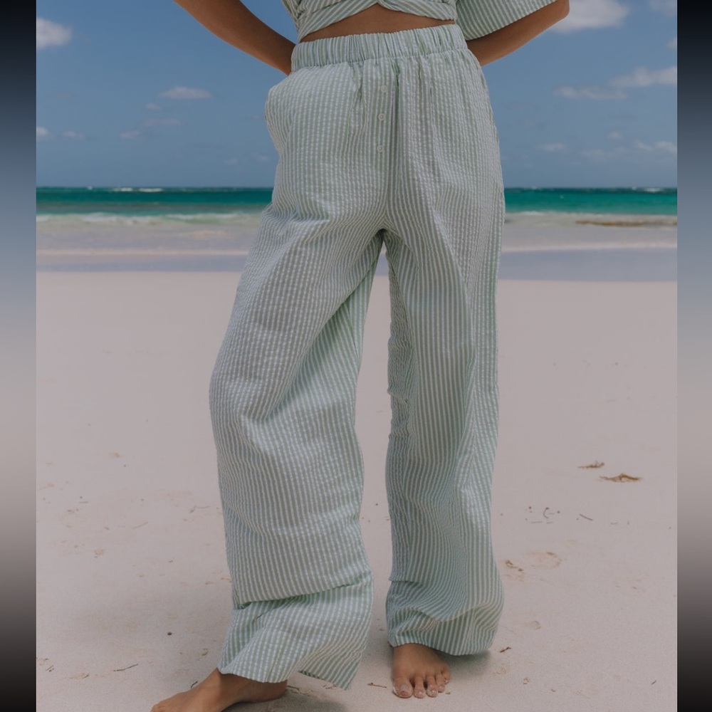 ISO DD green and white seersucker pants in a XS/S